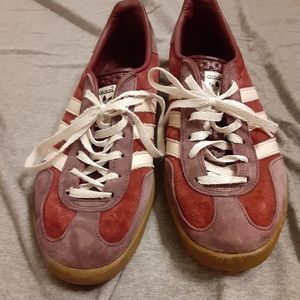 Unisex Adidas Gazelle size 7